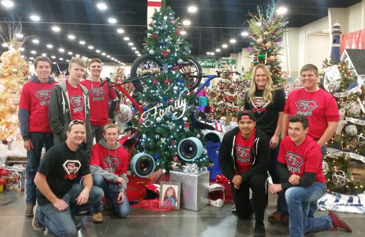 Spanish Fork High School students build and donate to Festival of Trees